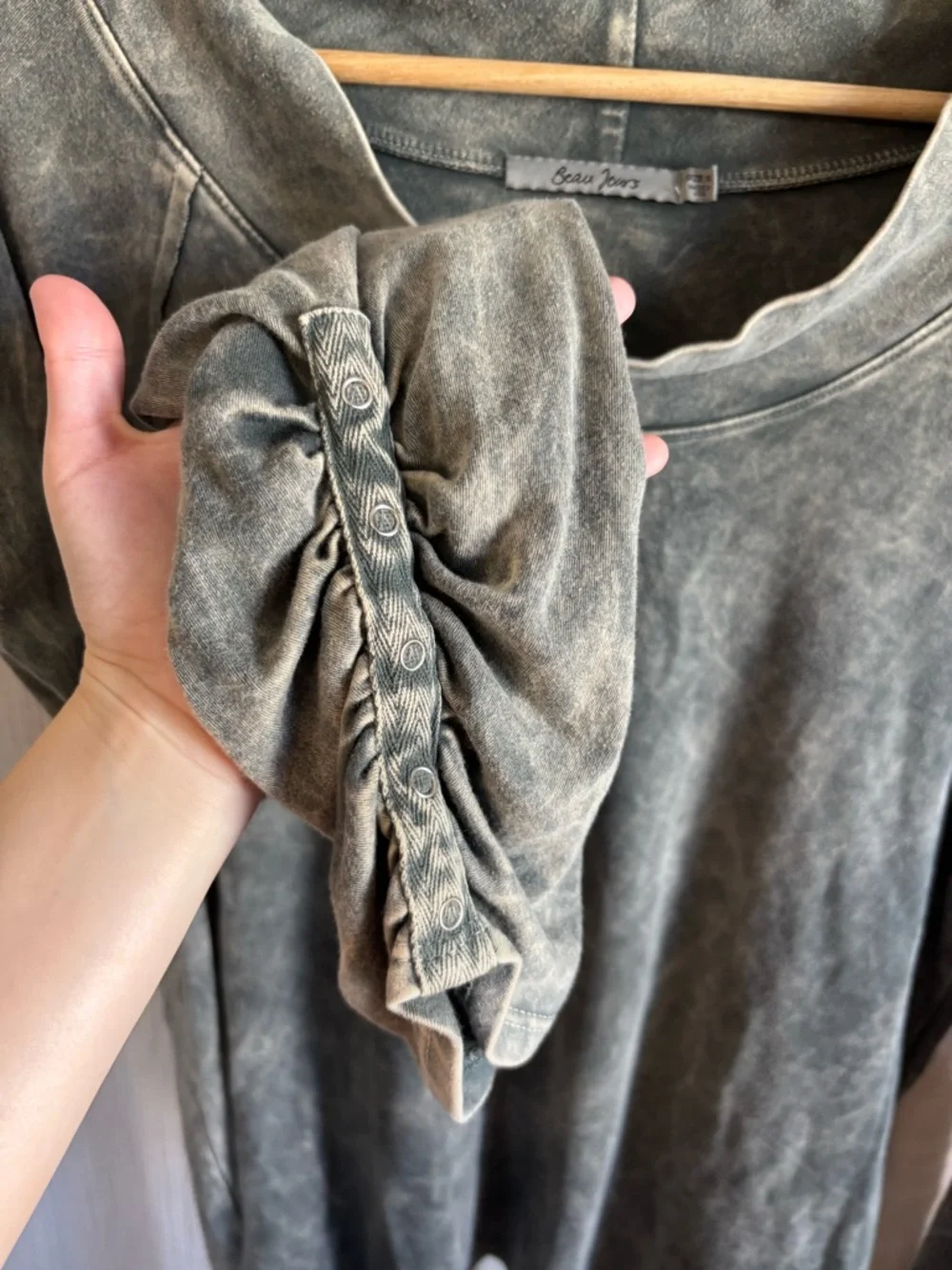 Beau Jeurs Long Sleeve Blouse- XL - Picture 5 of 8